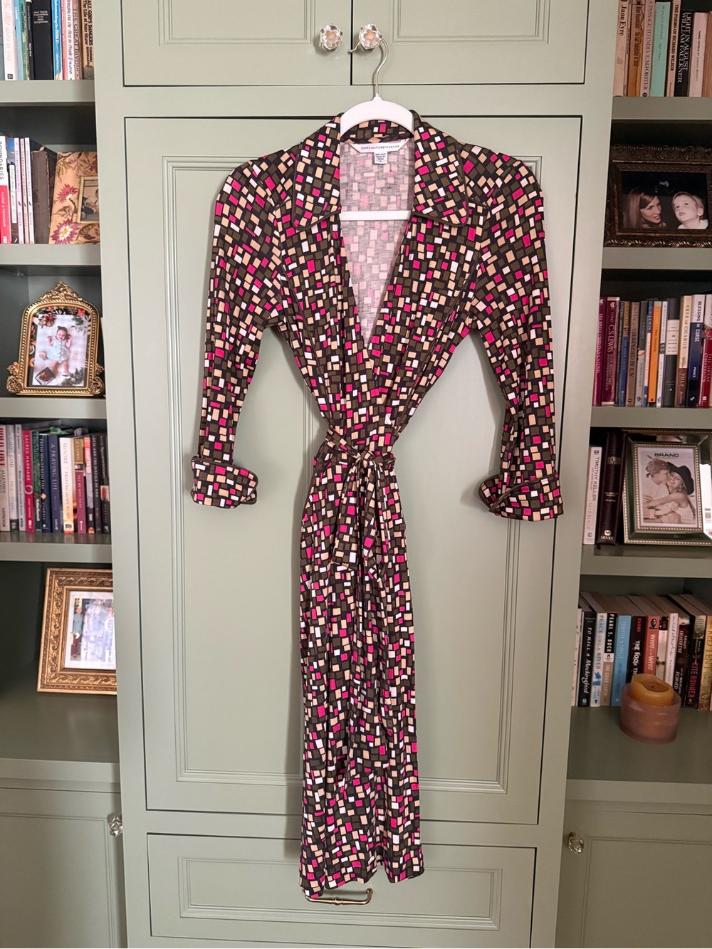 Iconic Diane von Furstenberg Silk Wrap Dress Sz 4 Like New Geometric Print